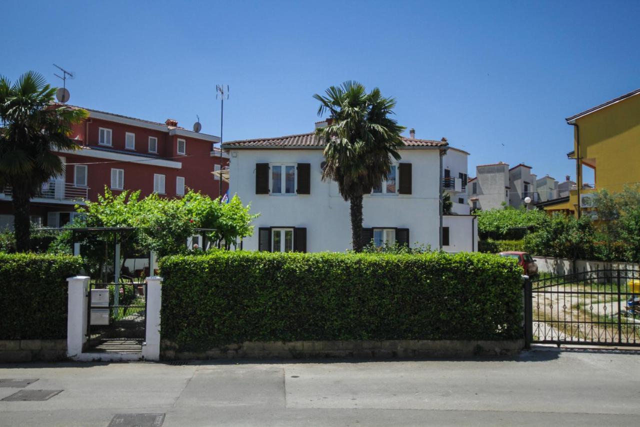 Apartment Tosca With Parking Rovigno Esterno foto