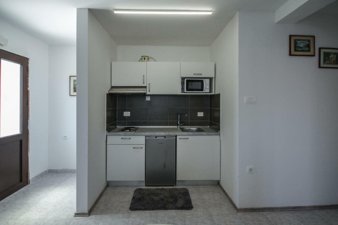 Apartment Tosca With Parking Rovigno Esterno foto